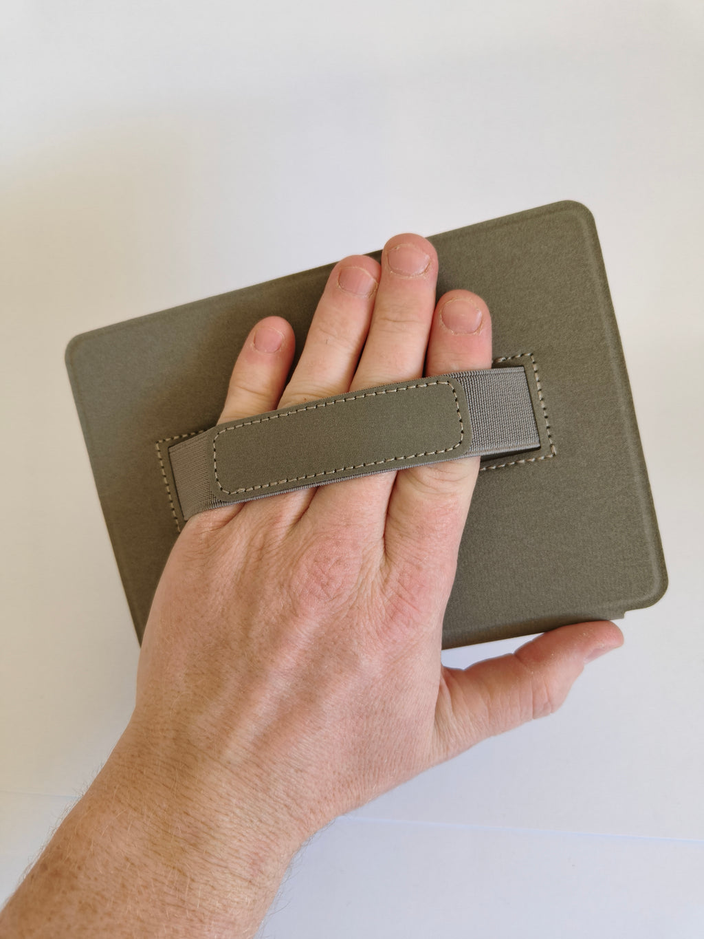 Premium Kindle Case – Rainy Sunday